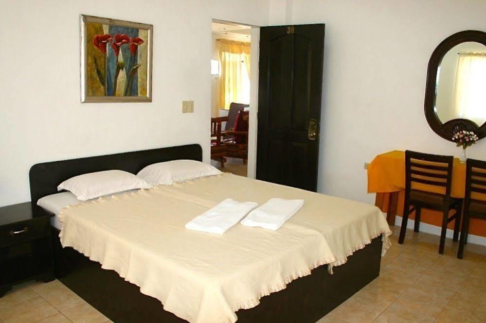 Island Inn Boracay Balabag  Buitenkant foto